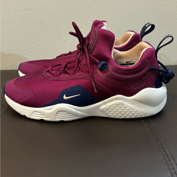 Nike Womens Air Huarache City Move Sneakers Berry/Navy Size 7 - Picture 4 of 8